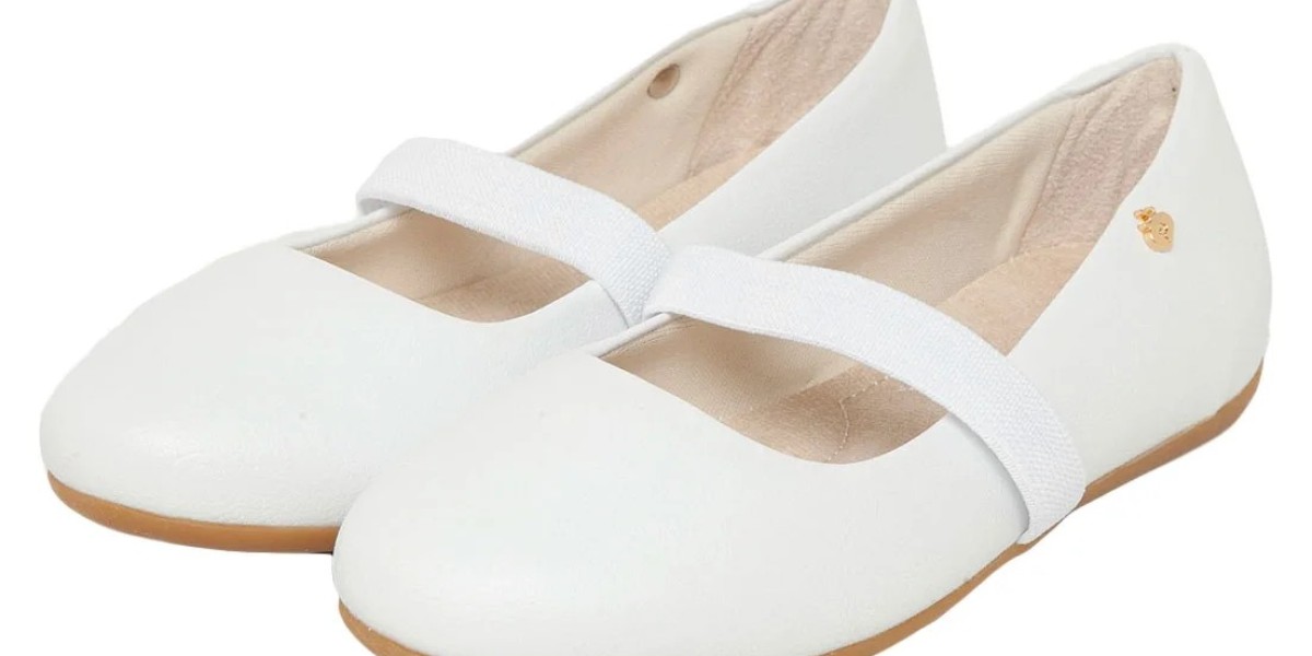 Descubra a Elegância e Conforto da Sapatilha Pampili Off White: O Toque Perfeito para o Seu Estilo