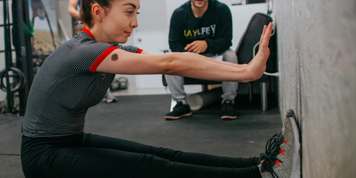 Personal Training vs. Group Fitness: Which is Right for You?